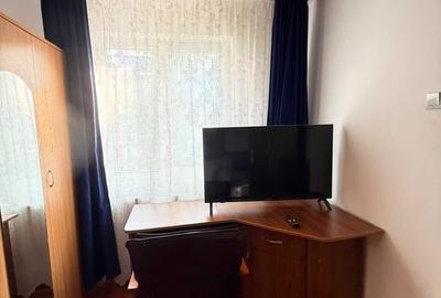 Apartament cu 2 camere semidecomandat, mobilat în Craiovei