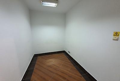 Spațiu comercial, de 90 mp, în Central - 9