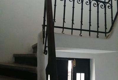 Casă individuală cu 14 camere cu Canalizare în Banu Manta - 3