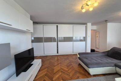 Apartament cu 3 camere decomandat în Circumvalațiunii - 9