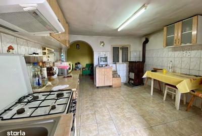 Casă cu 4 camere cu Teren 1230 Mp în Biharia - 4