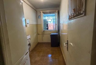 Apartament cu 2 camere semidecomandat în Progresul