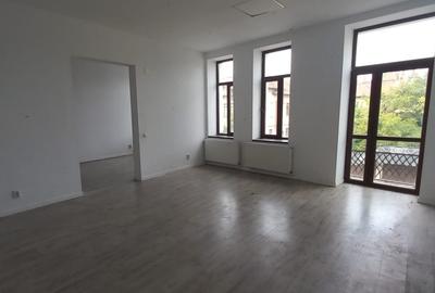 Casă individuală cu 12 camere cu Teren 321 Mp în P-ța Unirii - 5