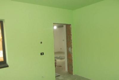 Casă cu 4 camere în Săcălaz