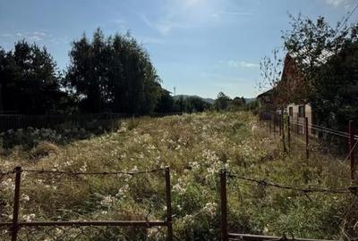 Teren intravilan de 1574 mp, în Cornu