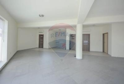 Spațiu comercial, de 456 mp, în Episcopia Bihorului
