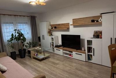 Apartament cu 3 camere decomandat în Cetate