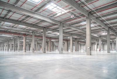 Spațiu industrial, de 440 mp, în Est