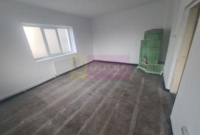 Casă individuală cu 4 camere cu Canalizare în Central - 8