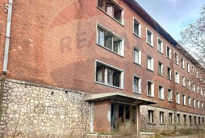 Spațiu comercial, de 8,300 mp, în Central - 2
