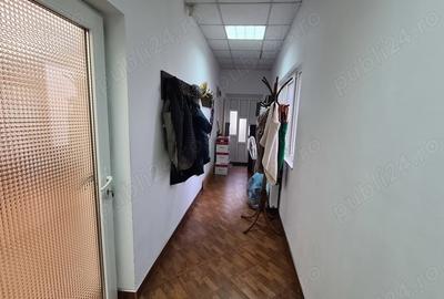 Casă cu 6 camere în Central - 2