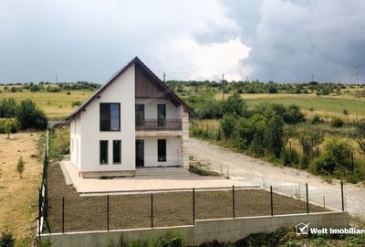 Casă individuală cu 5 camere cu Teren 905 Mp în Sălicea