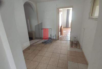 Apartament cu 2 camere decomandat în Lujerului