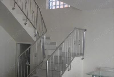 Casă cu 4 camere în Central - 2