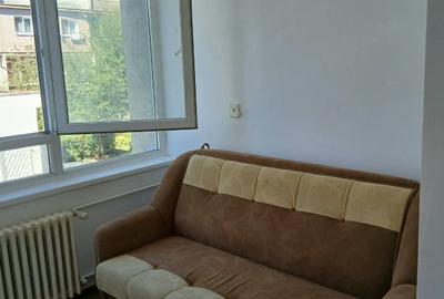 Apartament decomandat în Tractorul