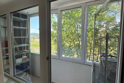 Apartament cu 3 camere semidecomandat în Central - 1