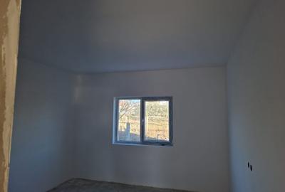 Casă cu 4 camere cu Teren 244 Mp în Est - 3
