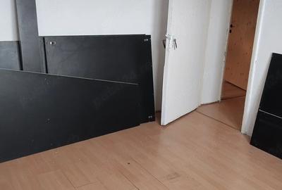 Apartament cu 3 camere semidecomandat în Giulești