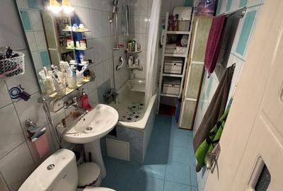 Apartament cu 3 camere decomandat în Nerva Traian