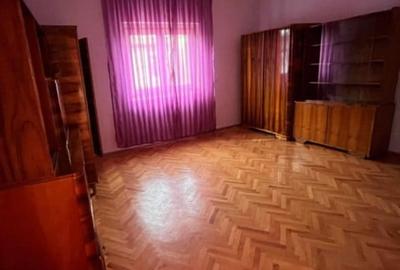 Casă individuală cu 6 camere cu Canalizare în Central - 6