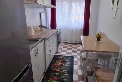 Apartament cu 3 camere decomandat în Ultracentral