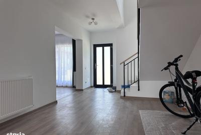 Casă cu 4 camere în Ulmi