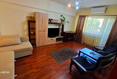Apartament cu 2 camere decomandat în Moșilor