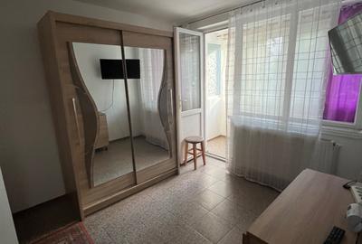 Apartament cu 2 camere semidecomandat în 9 Mai - 5