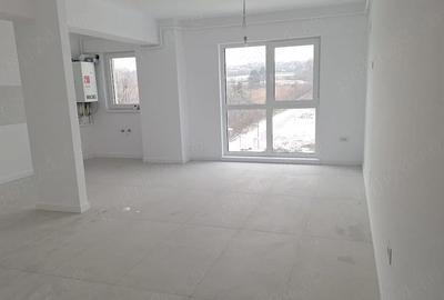 Apartament cu 3 camere semidecomandat în Galata - 5