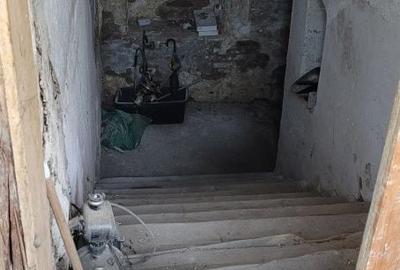 Casă cu 4 camere în Vladimirescu