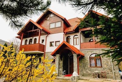 Casă cu 8 camere cu Teren 1200 Mp în Moroieni