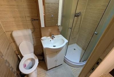 Garsonieră decomandată în Central