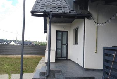 Casă cu 2 camere cu Teren 400 Mp în Central