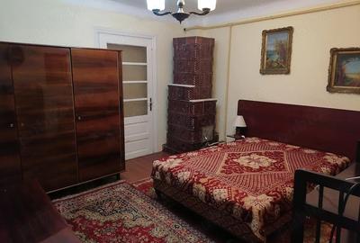 Casă cu 3 camere cu Teren 296 Mp în Giulești