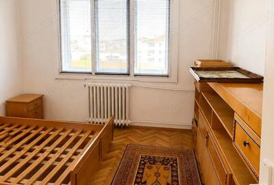 Apartament cu 3 camere semidecomandat în Torontalului - 3