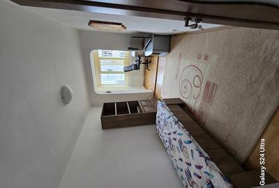 Apartament cu 4 camere în Decebal