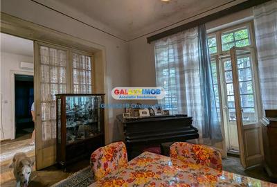 Casă cu 15 camere cu Teren 445 Mp în Unirii