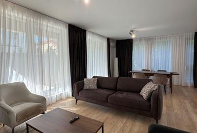 Casă cu 4 camere în Central