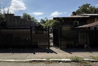 Casă cu 4 camere cu Teren 280 Mp în Giulești