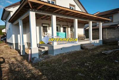 Casă individuală cu 4 camere cu Canalizare în Nord-Vest - 1