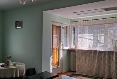Casă cu 5 camere cu Canalizare în P-ța Dorobanți - 3