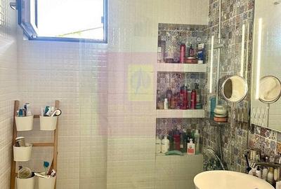 Apartament cu 2 camere decomandat în Parcul Carol