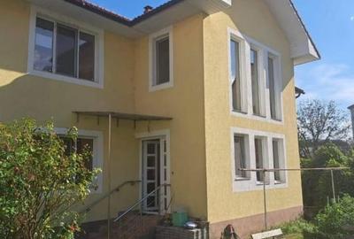 Casă individuală cu 9 camere cu Teren 450 Mp în Central - 3