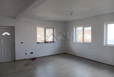 Apartament cu 4 camere în Filiași