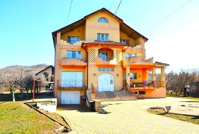 Casă cu 8 camere cu Teren 230 Mp în Exterior Nord
