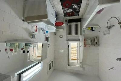 Casă cu 6 camere cu Canalizare în Central - 7