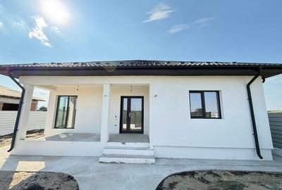 Casă cu 4 camere în Mărăcineni
