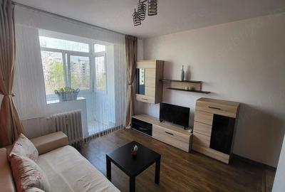 Apartament cu 2 camere decomandat, mobilat în Victoriei