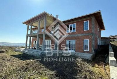 Casă individuală cu 5 camere cu Canalizare în Calea Moldovei - 3