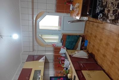 Apartament cu 2 camere decomandat în Radu Negru